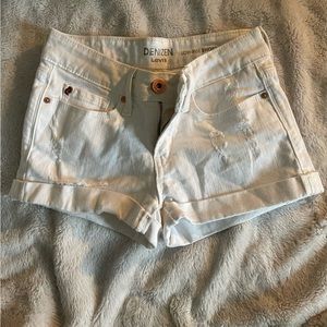 White low rise Levi’s shorts